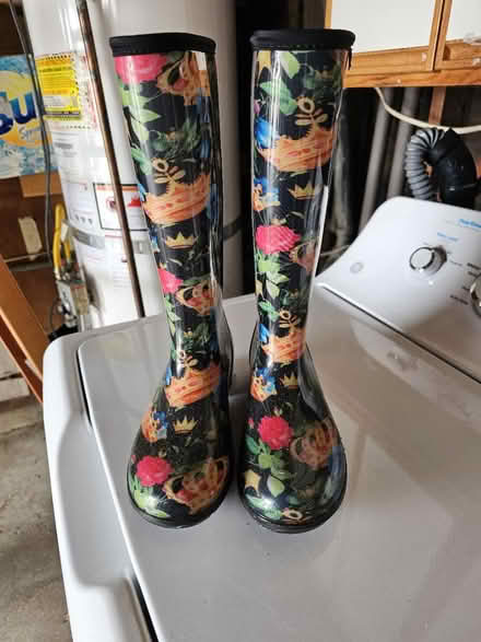 Photo of free Rain Boots size 7 (South San Francisco) #2
