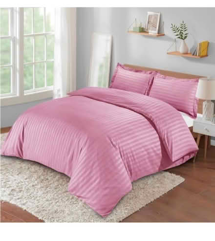 Photo of king size duvet cover (Crown street RG1) #1