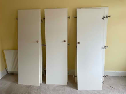 Photo of free Cupboard doors and hinges (AL1 4QW) #1