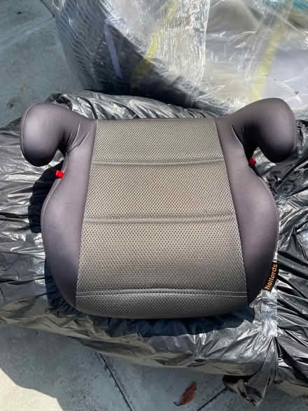 Photo of free Halfords booster seat (New Malden) #1