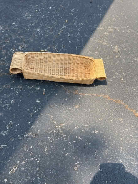 Photo of free straw basket tray (Aurora) #2