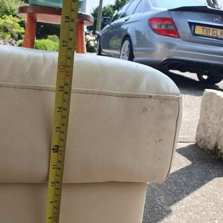 Photo of free cream leather pouffe (mansfield, NG18) #3