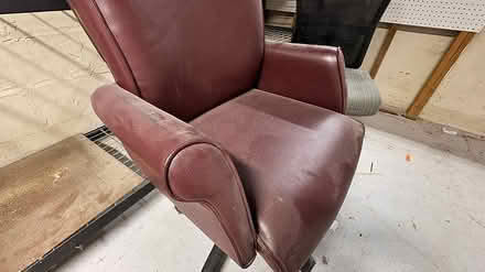 Photo of free Office chairs (Woodbury near tv tower) #2