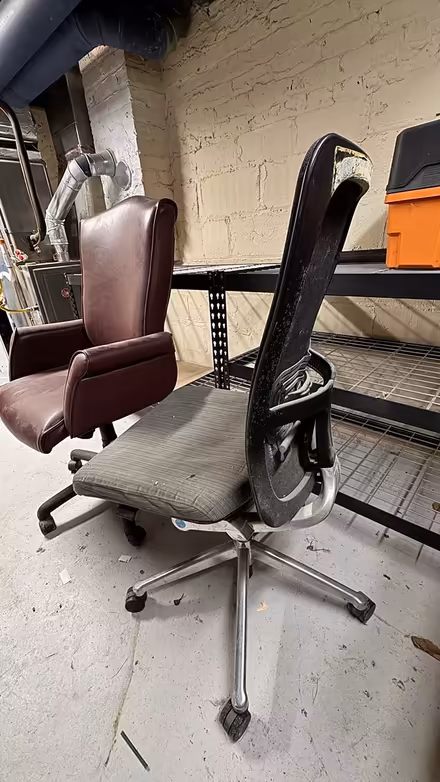 Photo of free Office chairs (Woodbury near tv tower) #3