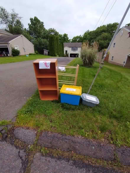 Photo of free Curb alert (Meriden off Curtis st) #1