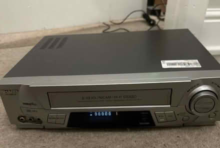 Photo of Working VHS player (RG14 Newbury) #1