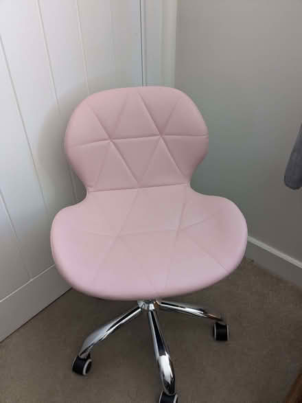 Photo of free Pink desk chair (Suffolk Coastal District IP12) #3