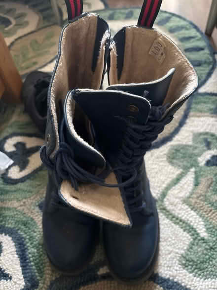 Photo of free Blue boots size 6/6.5 (Limehouse E1) #2