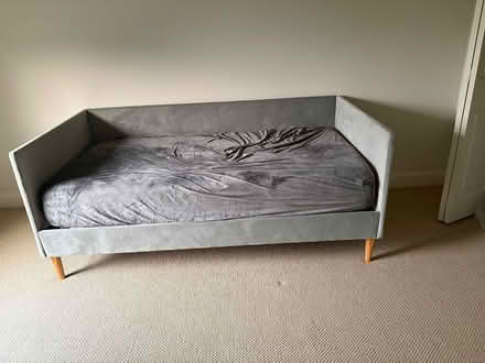 Photo of free Velvet daybed (Lake forest (off of Ellsworth)) #2