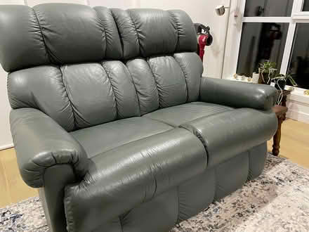 Photo of free Lounge set (North Rothbury) #1