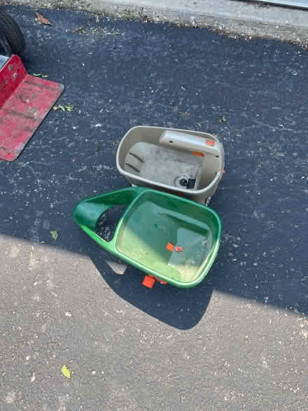 Photo of free spreaders (Aurora) #1