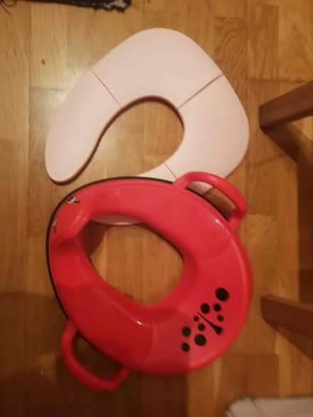Photo of free Kids toilet seats (KT6 Surbiton) #1