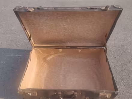 Photo of free Suitcase (Southwick BN42) #1