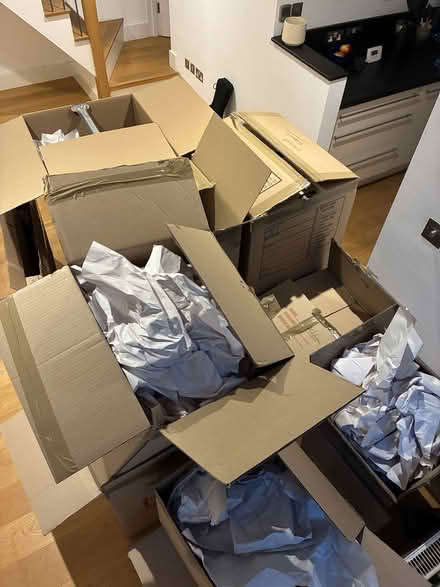 Photo of free moving boxes and packing materials (Notting Hill Gate W11) #1