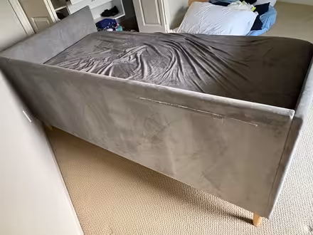 Photo of free Velvet daybed (Lake forest (off of Ellsworth)) #1