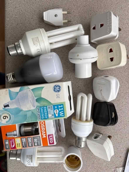 Photo of free Random light bulbs and plugs (Eastbourne BN20) #1