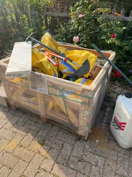 Photo of free Large pallet (Maidenhead SL6) #1