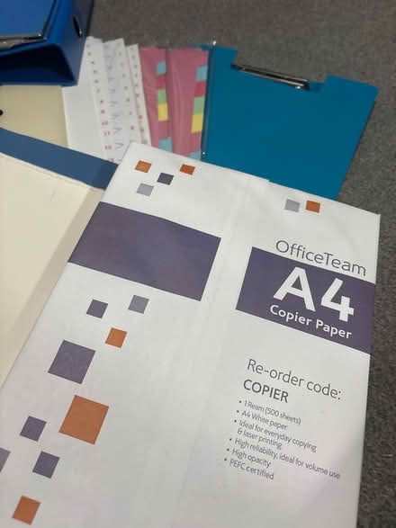 Photo of free dividers / folders / paper (NN3 Meadowfields) #3