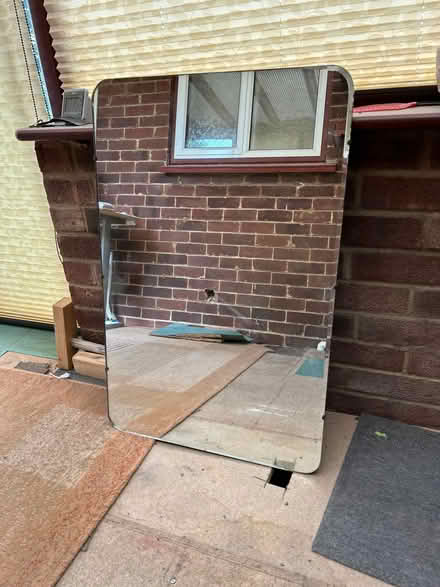 Photo of free Good sized mirror (Ellesborough HP17) #1
