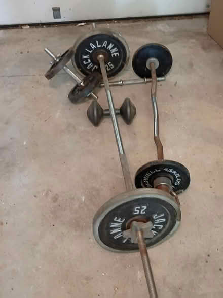 Photo of free Weightlifting bars and plates (Windsor Woods,VB off Rosemont) #1