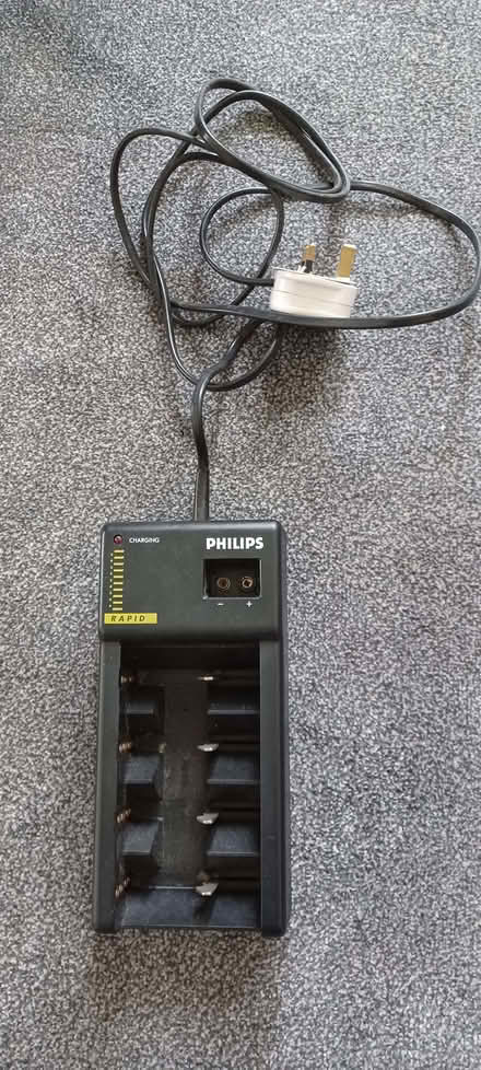 Photo of free Universal battery charger (Longden SY5) #1