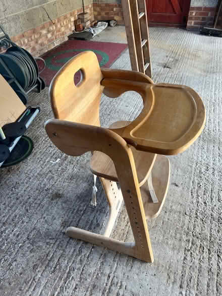 Photo of free Childs high chair (Layer-de-la-Haye CO2) #1