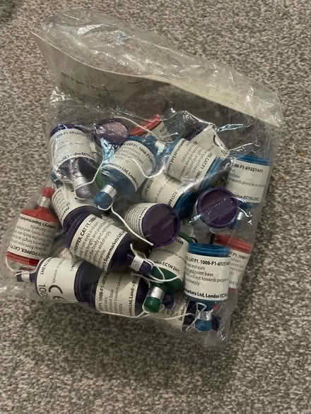 Photo of free Party poppers (Strawberry Hill TW1) #1