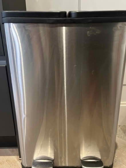 Photo of free 50 litre standing bin (Sloane Square SW3) #1