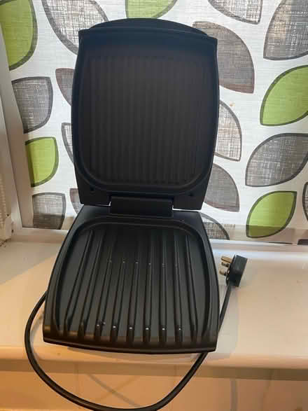Photo of free George Foreman grill (Harold Hill RM3) #2