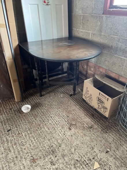 Photo of free Oak drop leaf table (Layer-de-la-Haye CO2) #1