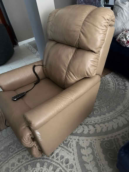 Photo of free Lazy Boy Recliner (Lake Mary) #3