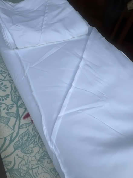 Photo of free white king size duvet cover (Isleworth TW7) #1