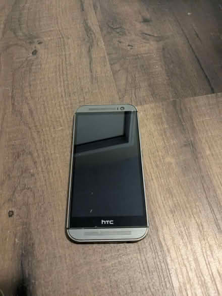 Photo of free HTC phone in working condition (NRG stadium) #3