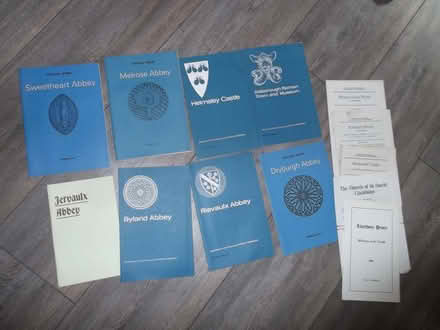 Photo of free Official Handbooks of Abbeys Museum Vintage (Trench TF2) #1