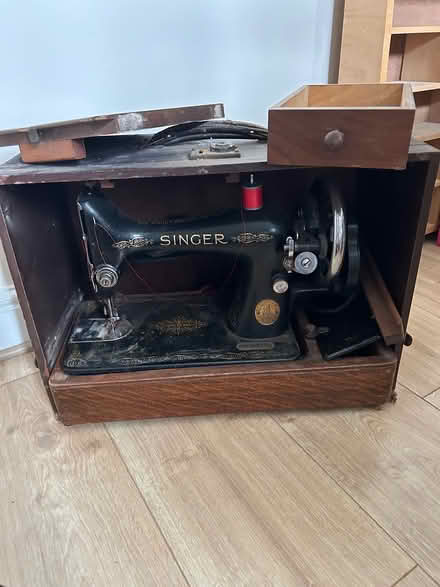 Photo of free Singer sewing machine (RG4) #1