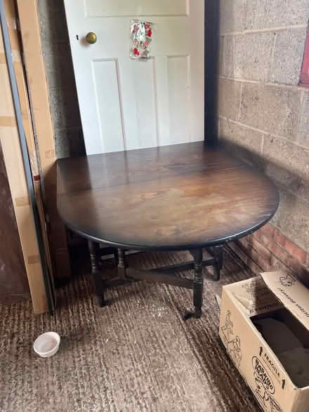 Photo of free Oak drop leaf table (Layer-de-la-Haye CO2) #2