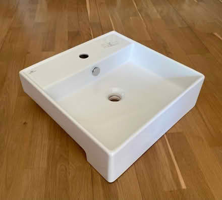 Photo of free White porcelanosa basin for worktop (West-end, Glasgow G12) #2