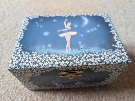 Photo of free Old fashioned music box (Hornby LA2) #1