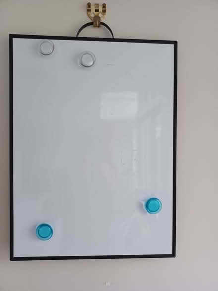 Photo of free white board 30cm x 40cm with 4 magnets & hanging hook (Summertown OX2) #1