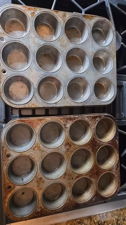 Photo of free Muffin pans (Downtown Mountain View) #1