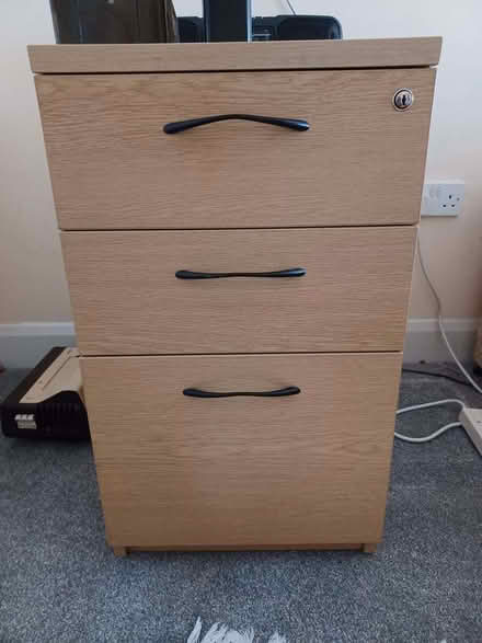Photo of free desk pedestal with 2 drawers & hanging file section (Summertown OX2) #2