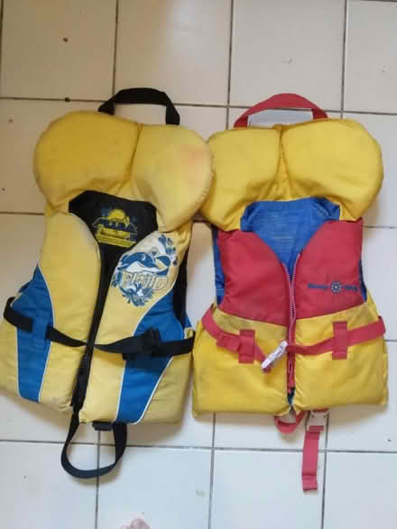 Photo of free Lifejackets young child #2 (Near Baseline Rd. & Clyde Ave.) #1