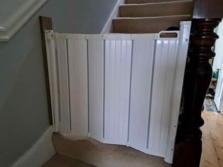 Photo of free 2 stair gate (Ealing Broadway w5) #2