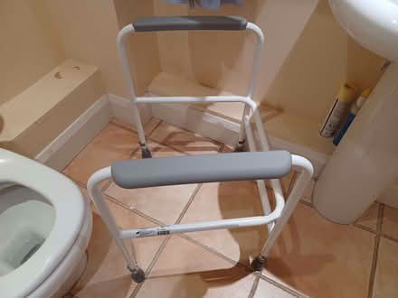 Photo of free NRS economy toilet frame M00869 (for support using a toilet) (Summertown OX2) #1