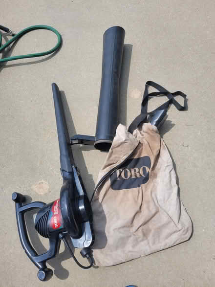 Photo of free Toro blower/vacuum (Woodridge near Lemont and 83rd) #1