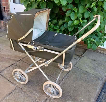 Photo of free Vintage 1960s Dolls Pram/Carry Cot (CT7) #1