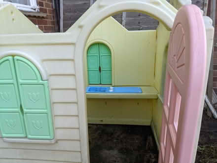 Photo of free Little Tikes Country Cottage (Banstead) #2
