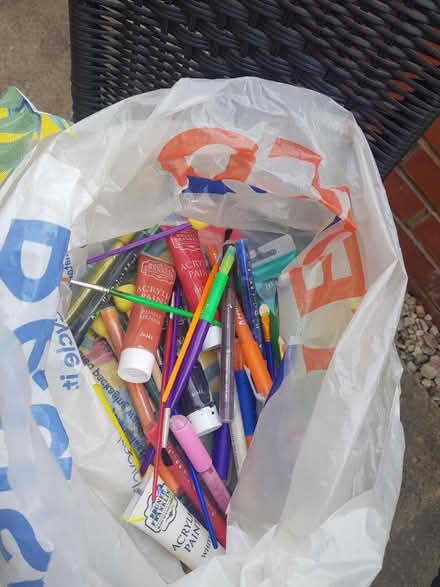 Photo of free acrylic paints (S40 Chesterfield) #2