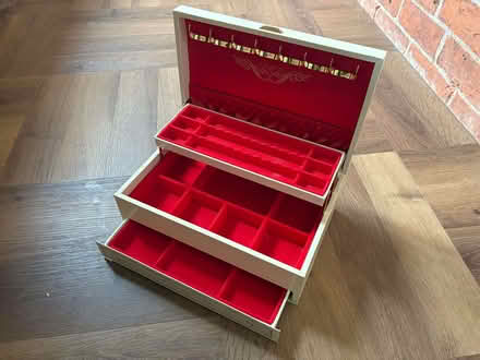 Photo of free Large jewellery box (Bryn-y-cochin SY12) #2
