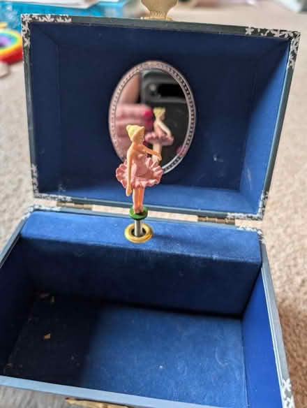 Photo of free Old fashioned music box (Hornby LA2) #2